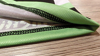 От Nike до H&M: Как модната индустрия влошава замърсяването с микропластмаси