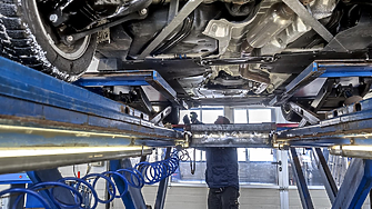 КЗП проверява поскъпването на годишните технически прегледи