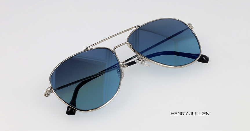 Макрон повиши пазарната капитализация на производителя на слънчевите му очила с над $4 млн.