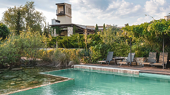 AYA придоби винарната Zornitza Family Estate, планира и създаване на конюшня