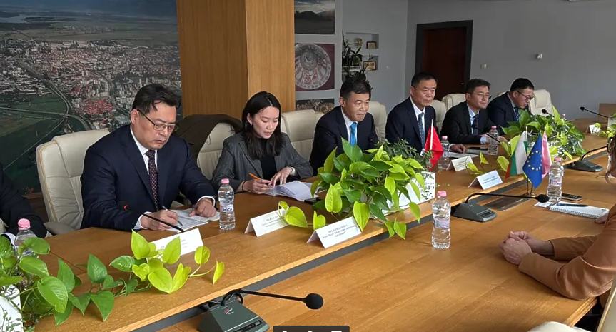 Официална делегация на държавната китайска компания Shandong Hi-Speed Group Co., Ltd. е посетила Казанлък; ©Община Казанлък