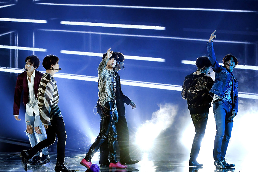 BTS се завръщат с глобално турне, от което ще спечелят $1 млрд.