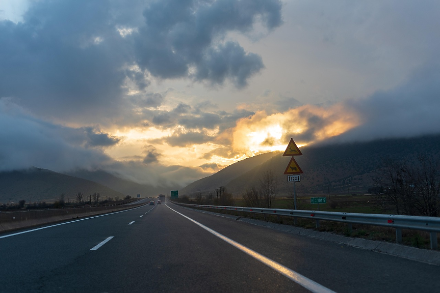 Европейска страна въвежда винетки за чужденци. Ще струват €100?