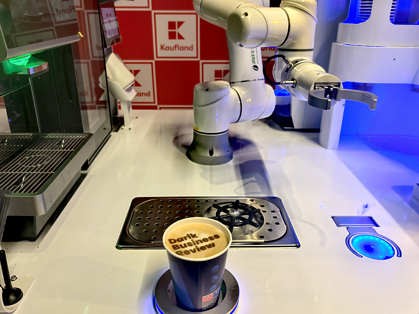 Първият в Европа робот-бариста прави кафе у нас (видео)