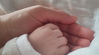 Несебър изплати по 2000 лв. на родителите на 212 бебета