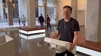 Grok на Илон Мъск вече не може да разсъблича истински хора