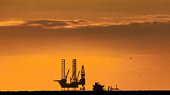 Цените на петрола нарастват във втори пореден ден и вървят към трето седмично повишение