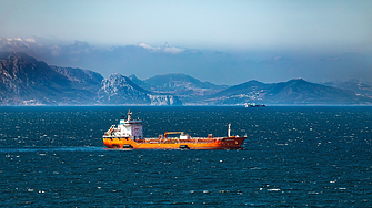 Хората зад световната търговия: Над 6 000 изоставени моряци за 2025 г.