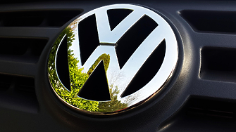 Volkswagen свива разходите - съкращава директори