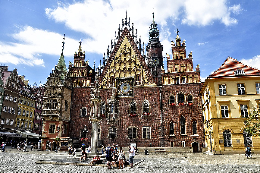 Полша не планира влизане в еврозоната в близко бъдеще