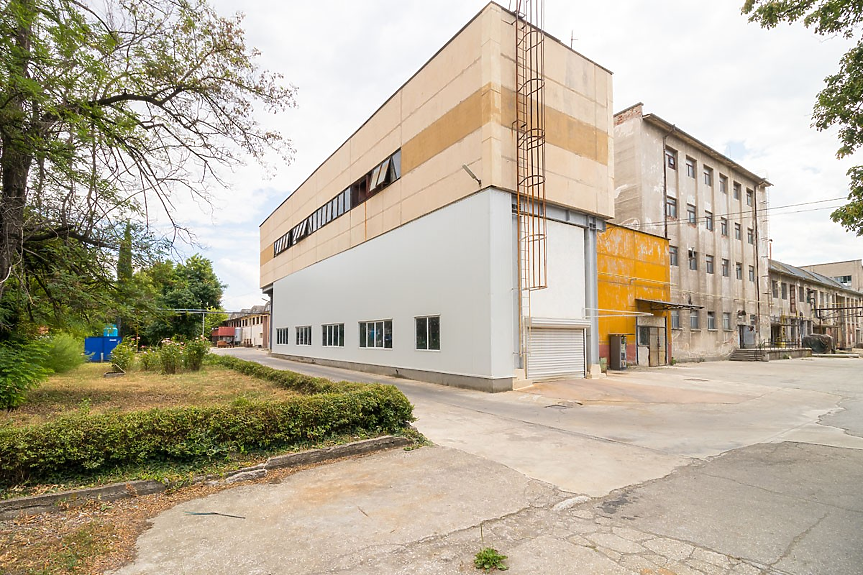 След десетилетия работа: Пазарджишкият производител на акумулатори Елхим-Искра затваря