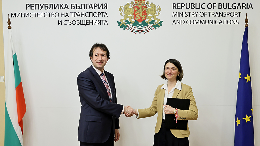 Среща на министъра на транспорта и съобщенията Корман Исмаилов с посланика на Република Северна Македония у нас Н.Пр. Агнеза Руси-Поповска; ©МТС