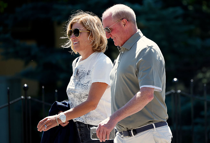 Какво си купи наследникът на Бъфет с $15 млн. заплата?