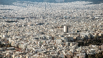 Колко имота за краткосрочни наеми са функционирали в Гърция през 2025 г.? 