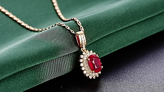 Диамантите губят блясък: Бум на цените на цветни скъпоценни камъни