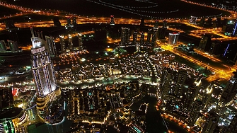 Хотели в Дубай намаляват цени и рекламират почивки за местни жители