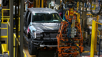 Ford не може да намери 5000 механици - въпреки заплати до $120 000 годишно