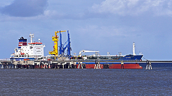 Цената на брента се върна над $100 за барел