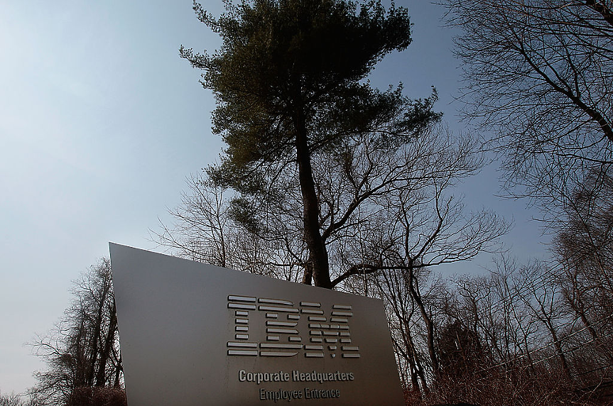 Заплахата от AI застигна и IBM, акциите на компанията поевтиняха с над 13% 