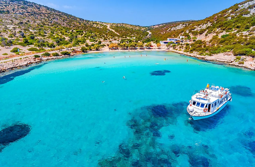 Гръцки хотел, в който Брад Пит снима нов филм, се продава за €10 млн.