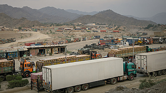 Пакистан обяви открита война на Афганистан и нанесе удари по Кабул