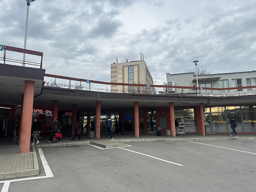 Пловдивската автогара „Север“ ще е отворена още два месеца, търси се вариант за преместването й
