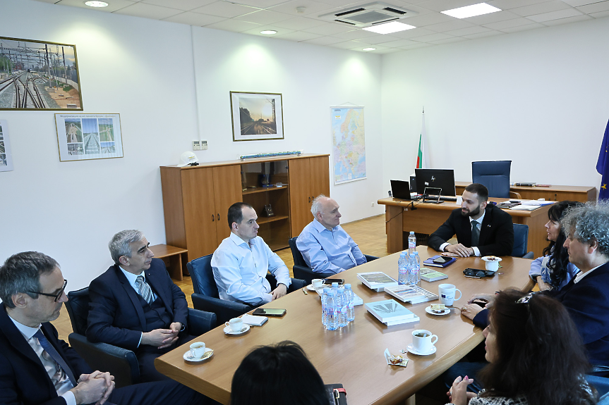 Заместник-министърът на транспорта и съобщенията Мурад Тюрк проведе поредица от ключови работни срещи с академичните ръководства на три водещи висши учебни заведения в страната