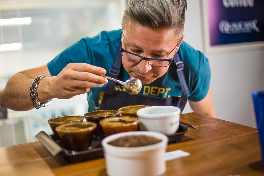 Предприемачът и основател на&nbsp;DABOV Specialty Coffee Йордан Дъбов