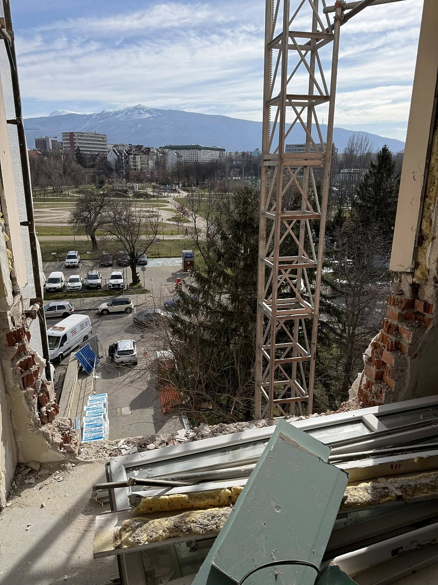 Ремонтът на дома за стари хора "Зона Б-5"; ©Станислав Илиев/ Facebook