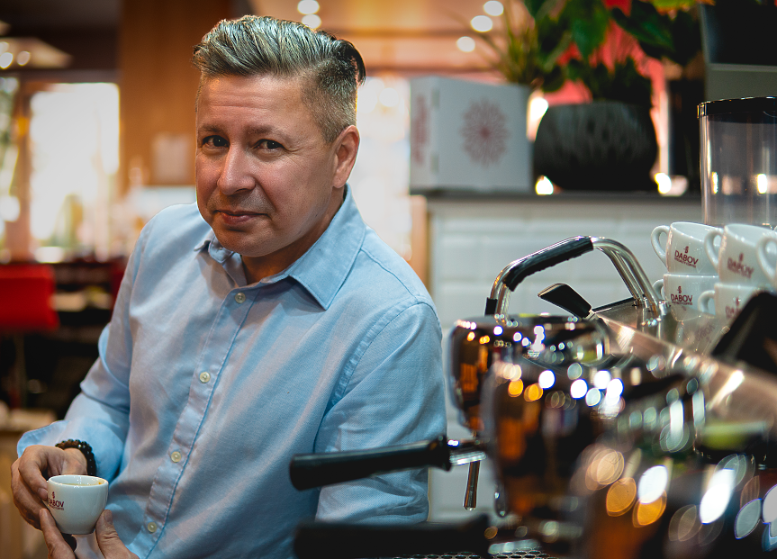 Архитектът на модерната кафе култура у нас Йордан Дъбов сред лекторите на Darik Business Radar 2026