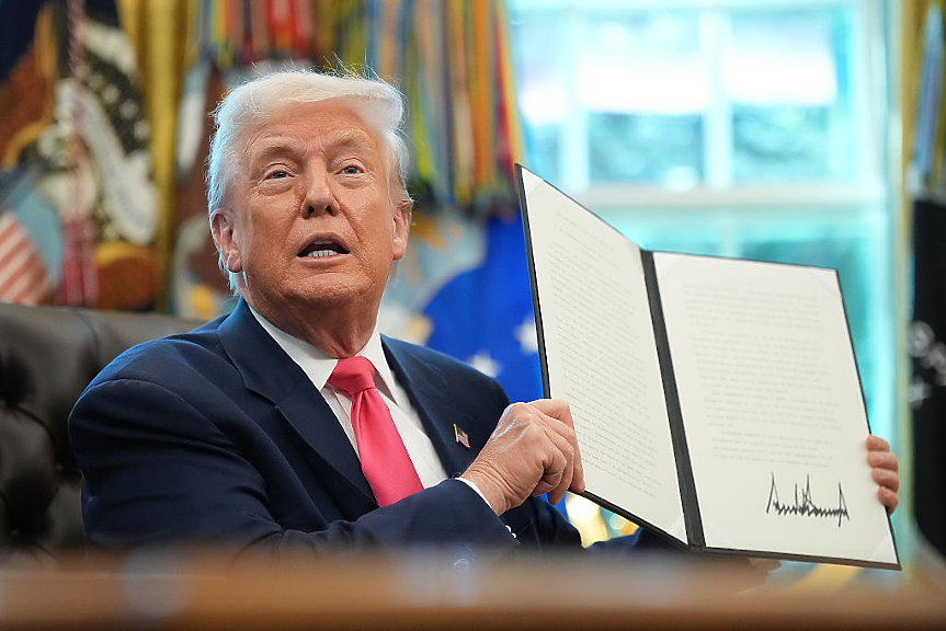 Прецедент: Тръмп променя новите банкноти от $100