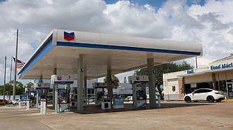 Масови проверки и солени глоби за бензиностанциите в Гърция