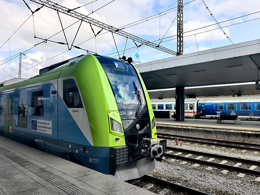 160 км/ч и Wi-Fi: Първият нов влак Skoda вече е у нас (снимки и видео)