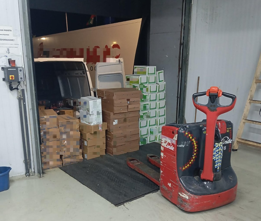 БАБХ конфискува близо тон нередовни храни в Луковит и на Капитан Андреево