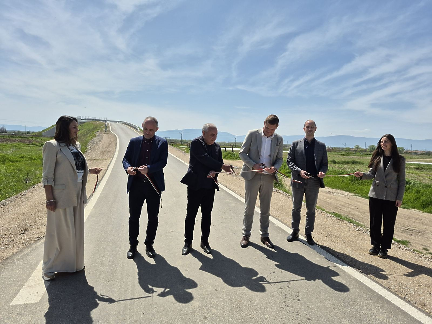 Два пътни надлеза за €2.7 млн. откриха в жп участъка между Маноле и Белозем; ©НКЖИ