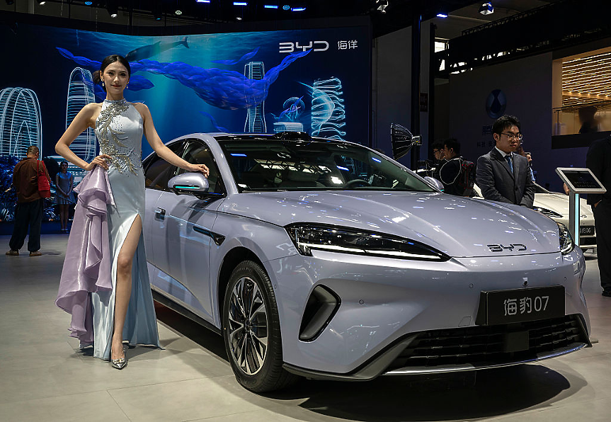 BYD със спад на продажбите на елколи у дома, но с ръст в износа