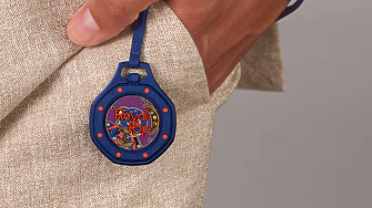 Защо хора по целия свят се бият за джобен часовник на Swatch? 