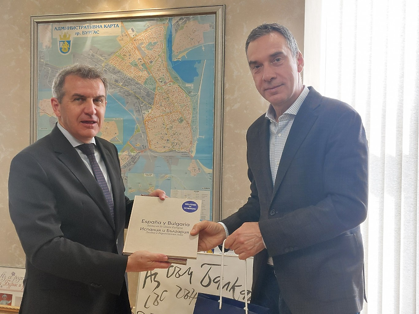 Посланикът на Испания в Бургас: Обсъждат се директни полети и инвестиции