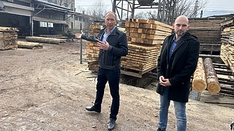 Палисандър: Защо семейна фирма от Ракитово облицова българските къщи с дърво, а не с бетон