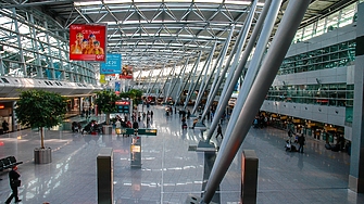 Шестото най-натоварено летище в света намалява полетите с 300 на ден