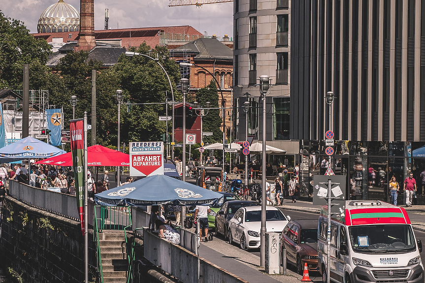 Имигрантите в ЕС стигнаха рекордните 64.2 млн. през 2025 г.