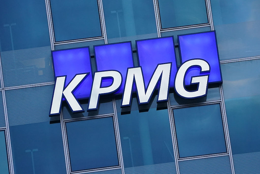 Доклад на KPMG пълен с AI халюцинации относно ползите от AI