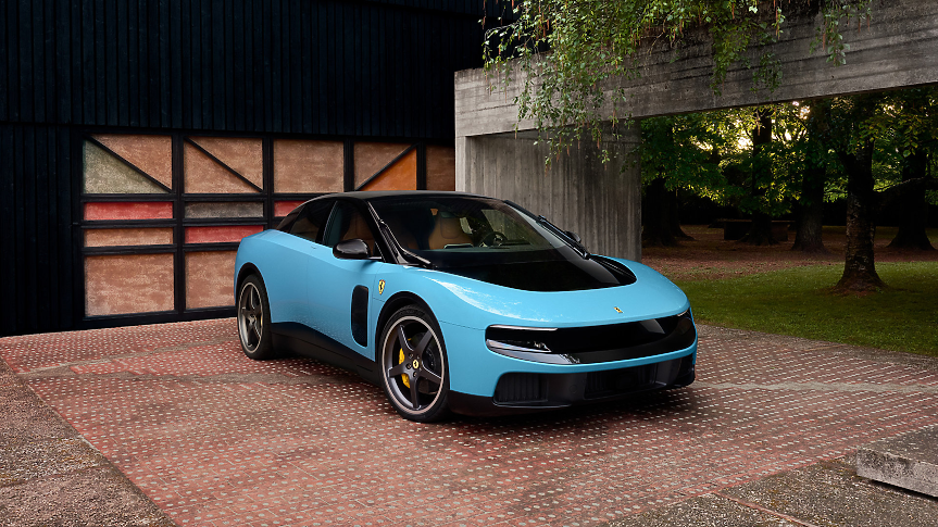 Ferrari представи първия си електромобил: Luce струва над €500 000