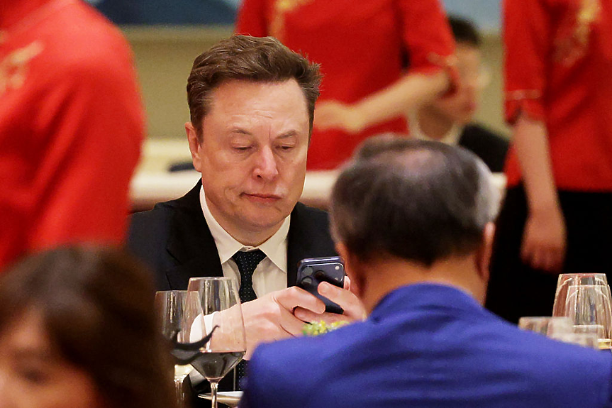 Ще слее ли Илон Мъск SpaceX и Tesla?