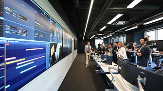 EnduroSat изстреля 10 български сателита в орбита пред погледа на Илияна Йотова (видео)
