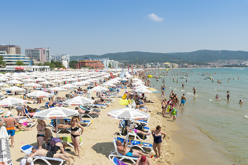 Туроператор дава безплатно гориво на румънците да почиват в България