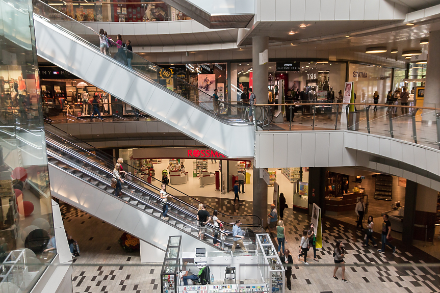 Рекордна сделка в Румъния: Бившият собственик на Galleria Burgas продава имотна империя за 282 млн. евро на компания с имоти и у нас