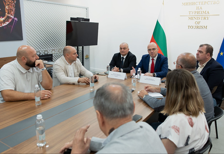 Среща, посветена на утвърждаването на българското вино като важна част от идентичността на страната и развитието на винения туризъм; ©Министерство на туризма