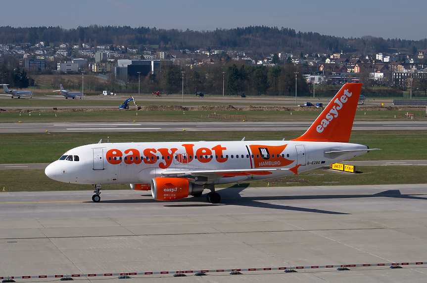 Самолет на easyJet; ©Pixabay