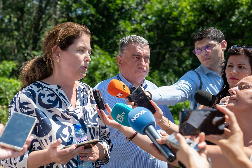 Министърът на енергетиката Ива Петрова на брифинг в АЕЦ "Козлодуй"; ©Министерство на енерегетиката